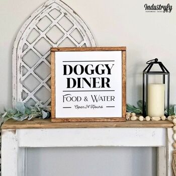 Enseigne maison de campagne "Doggy Diner" - 20x20 - avec cadre 3