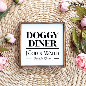 Enseigne maison de campagne "Doggy Diner" - 20x20 - avec cadre 5