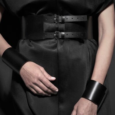 BLACK LEATHER CUFF S