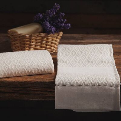 Guest towel daisies in linen and cotton