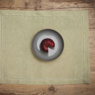 Busatti placemat with hemstitch Zodiaco 320 in linen and cotton