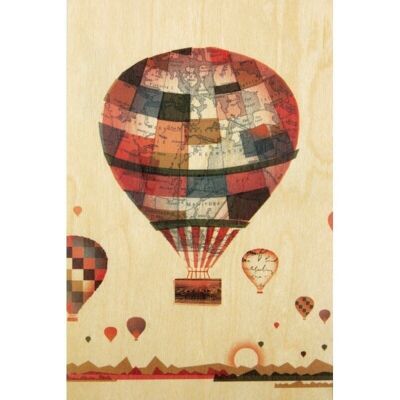 Postal de madera- globo aerostático de viaje