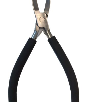 Black cutting pliers