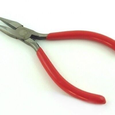 Serrated flat-nose pliers