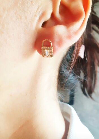 Boucles d'oreilles "cadenas" en plaqué or et oxydes de zirconium 2