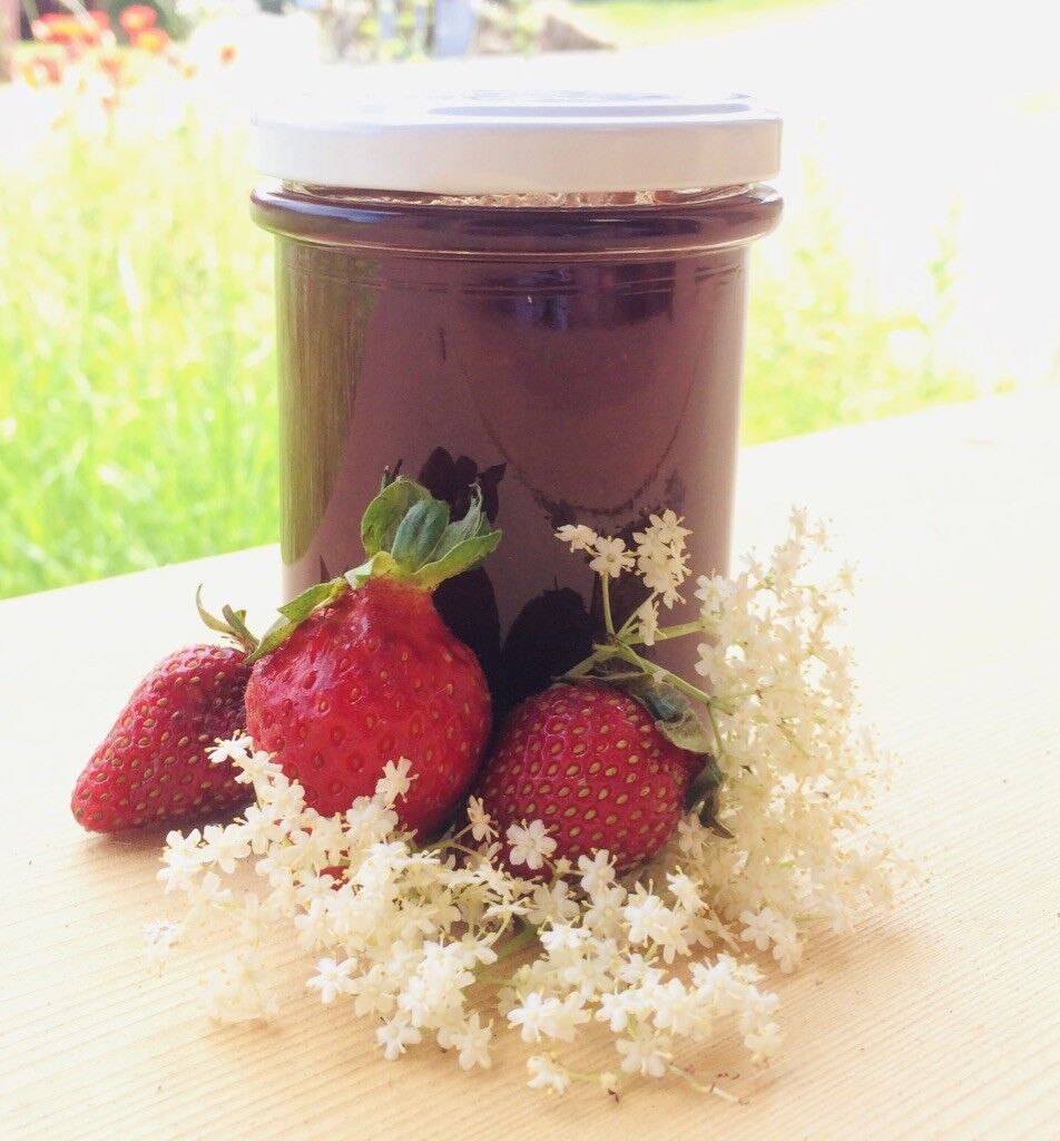 CONFETTURA DI FRAGOLE DI Sambuco