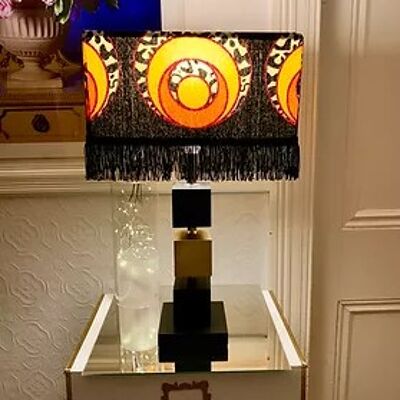 Rectangle Tassle lamp with cubes base