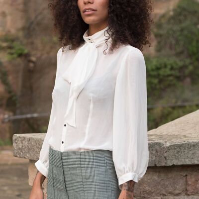 White blouse with bamboo bow