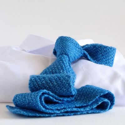 Manganblaue handgestrickte Krawatte