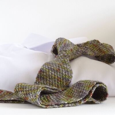 Cravate tricotée à la main en lichen de soie