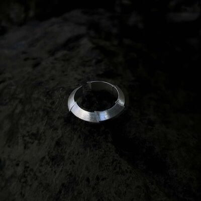 Drifting Ophiaster Ring - Brass
