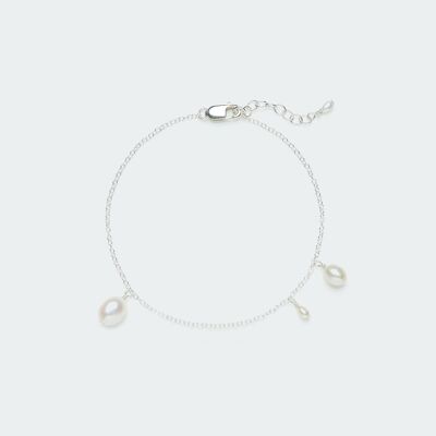 Asymmetric Pearl bracelet silver