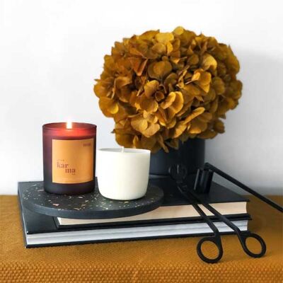 nom | uplifting lemongrass + ginger refillable midi candle [150g]