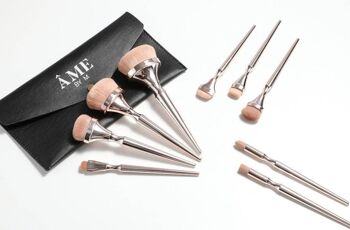 Ensemble de 9 pinceaux de maquillage de mélange Vegan HD dorés avec pochette de voyage noire 1