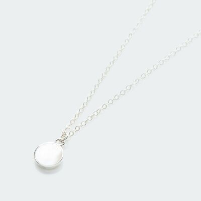 Mother of pearl round charm necklace silver
