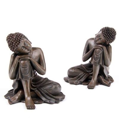 Buda tailandés efecto madera, cabeza sobre las rodillas