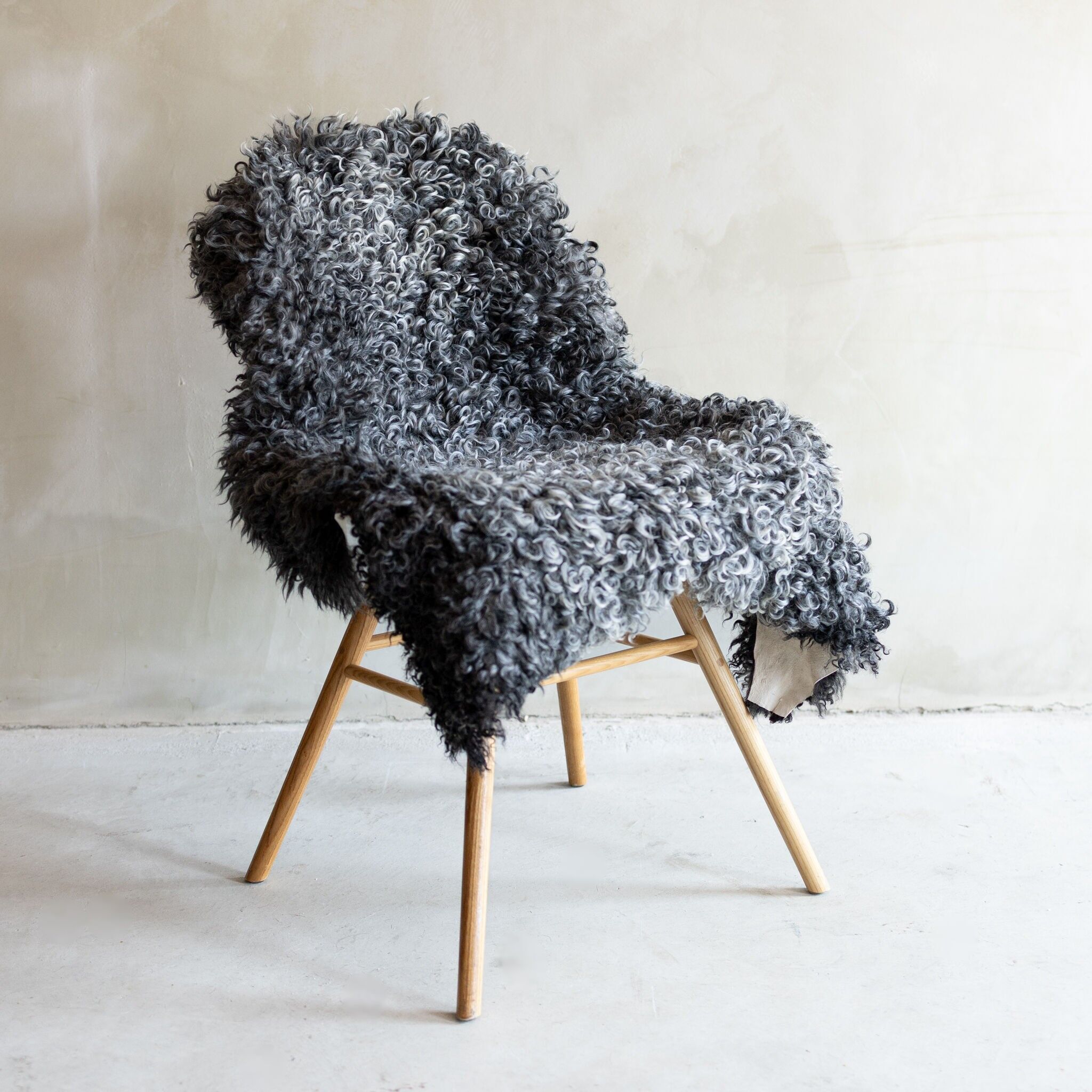 Pelle di pecora Gotland tosata grigia