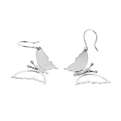 Silberne Ohrringe mit kleinen Flügeln