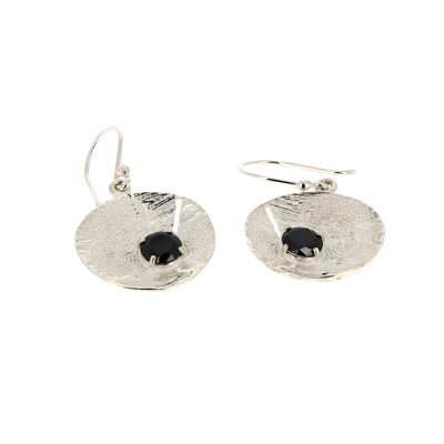 Round silver earrings with cut onyx