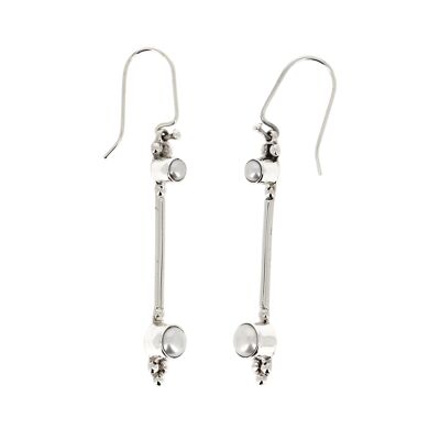 Boucles d'oreilles en argent longues et fines deux perles blanches