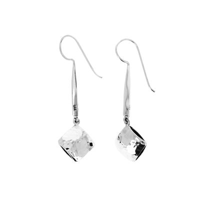Silver rhombus earrings in hammered silver