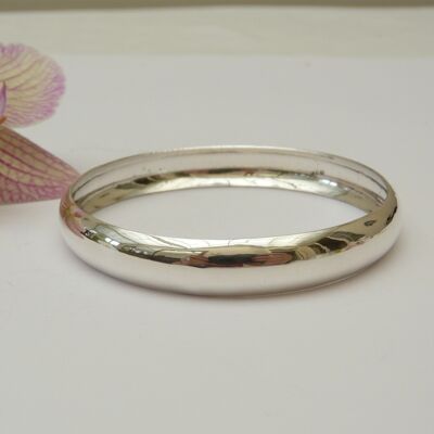 Medium width round bangle silver bracelet
