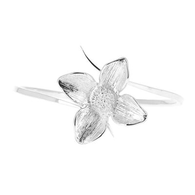 Silver bracelet flower four striated petals