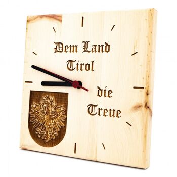 Horloge murale en pin cembro Aigle du Tyrol aspect 3D avec lettrage 3