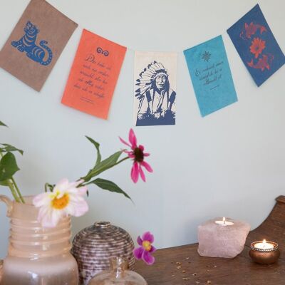 Souhaitant drapeaux | courage (anglais)