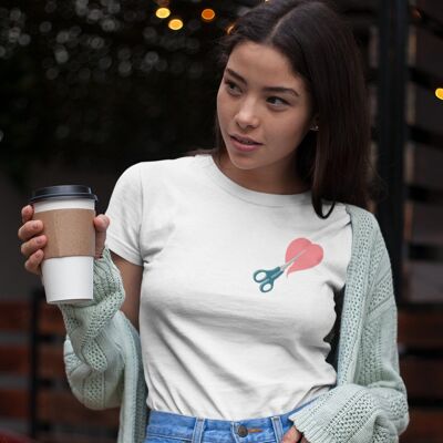 T-shirt cutting heart