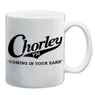 Alan Partridge inspirierte Tasse – Chorley FM, Coming In Your Ears
