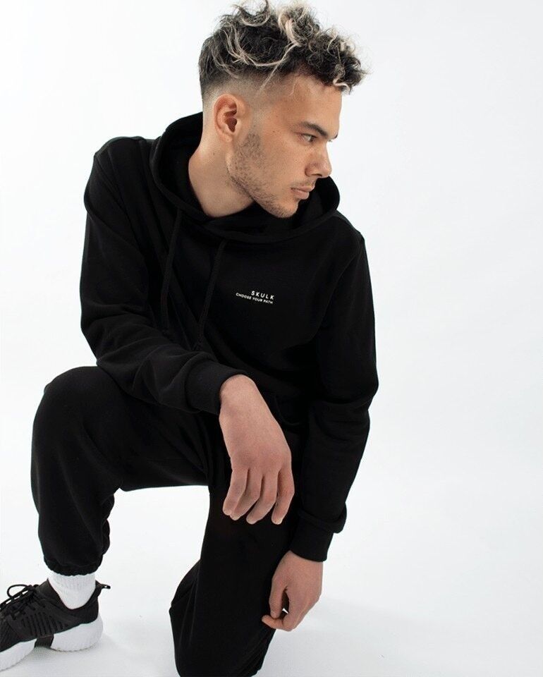 Felpa con cappuccio Basic nera