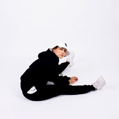Joggers Negro Brillo