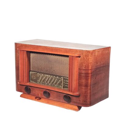 R.T.A from 1945: Vintage Bluetooth radio set