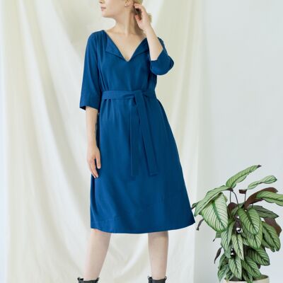 Catherine | Kleid in Classic Blue mit optionalem Gürtel