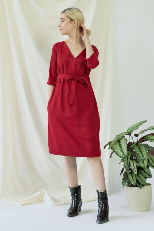 Catherine | Dress in Bordo with optional belt