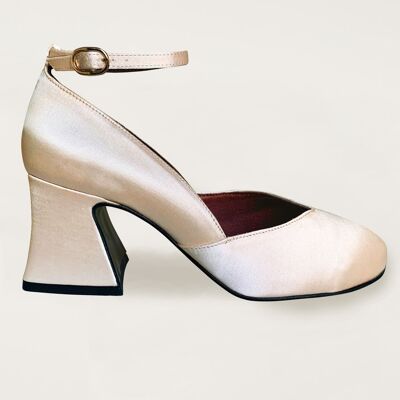 The D'Orsey Pumps Sand