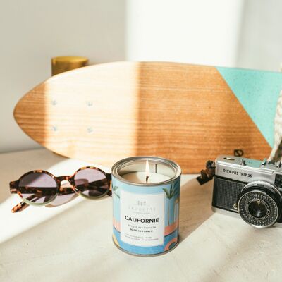 California - Handmade candle scented with natural soy wax