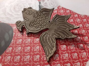 Broche cuir carpe koï japonaise 1