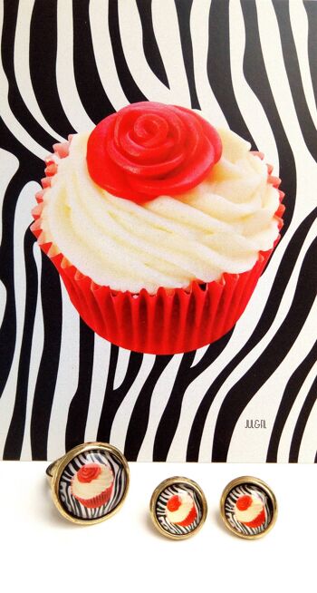 Carte postale originale cup cake rouge sur fond zèbre 3