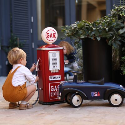 Tankstelle - Kinderspielzeug und Dekorationsobjekt