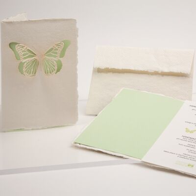 Mariposa - tarjeta doblada de papel hecho a mano