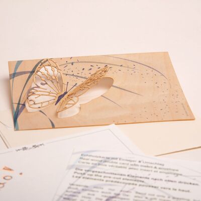 Mariposa - tarjeta de felicitación de madera con motivo emergente