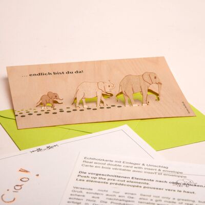 Finalmente estás aquí: tarjeta de felicitación de madera con motivo emergente