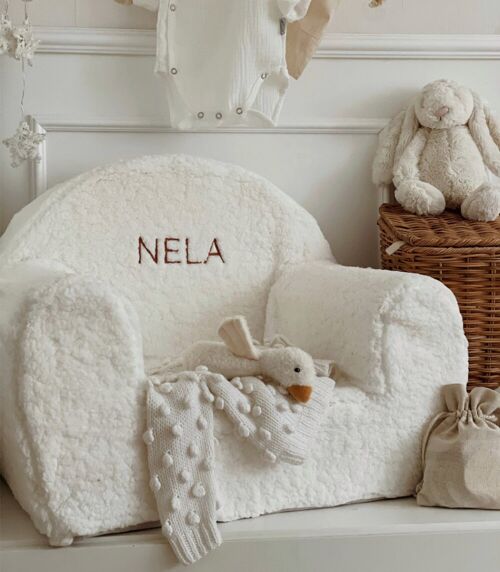 Teddy - chair seat with an embroidered name in white