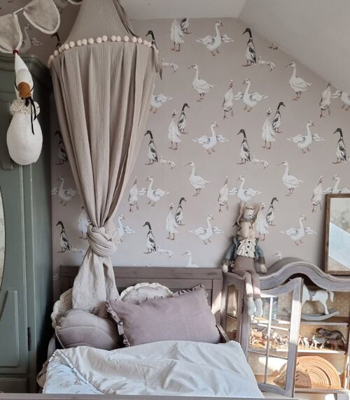 Sepia pompoms - Bed canopy
