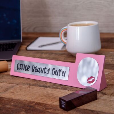Schreibtischschild aus Holz – Office Beauty Guru