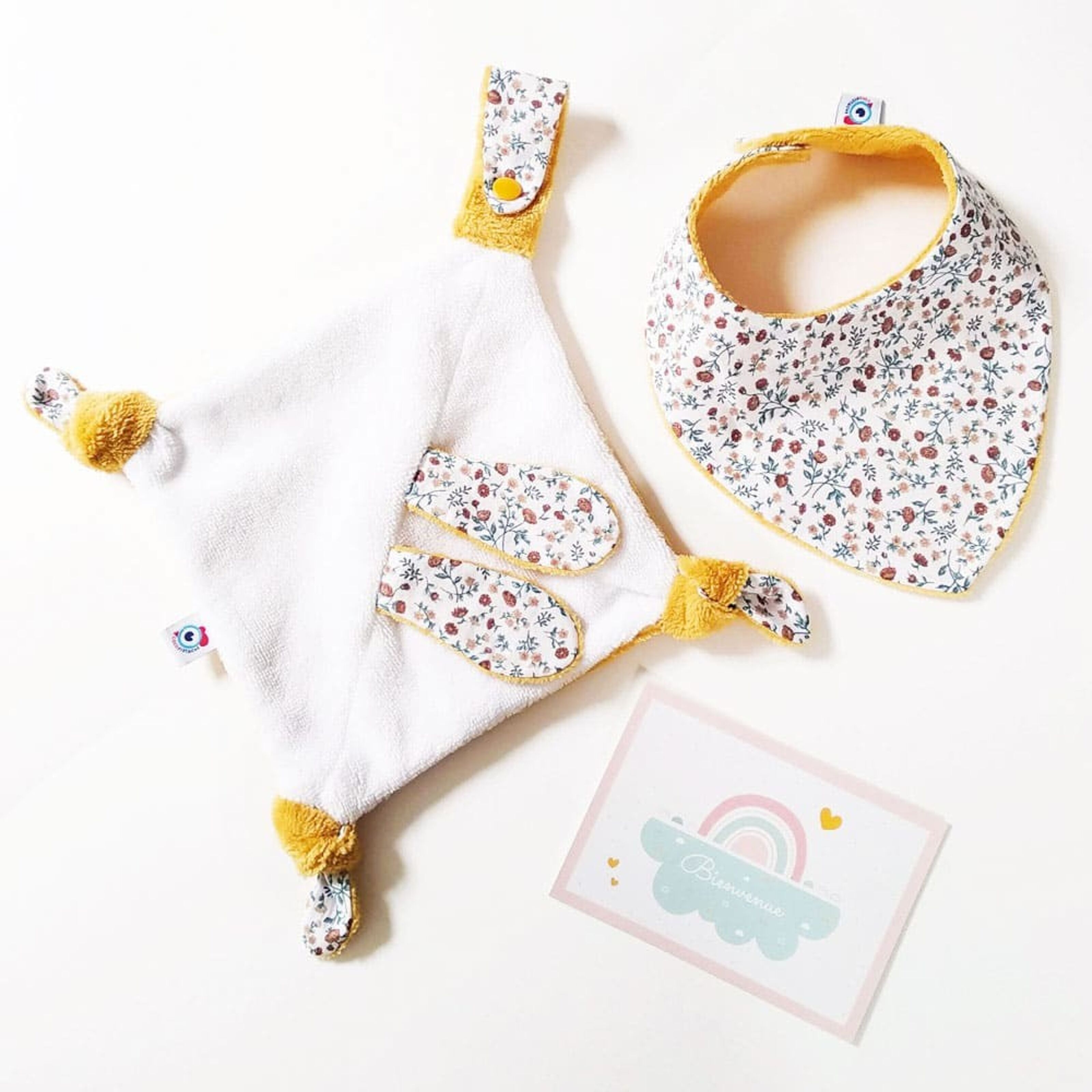 Buy wholesale BIRTH GIFT pack for baby girl boy €29 mustard flowers /  Rabbit flat comforter + 1 Bib + 1 birth card | Erstausstattungspakete