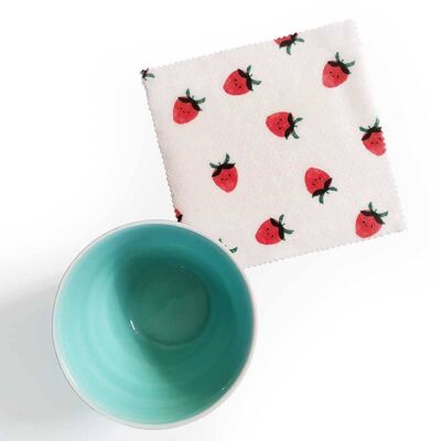 BEE WRAP homemade in France, size S 18x18 cm / patterns of your choice - Strawberries