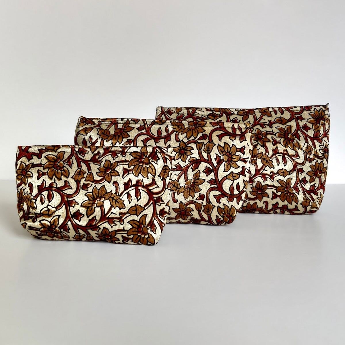 Ajrakh Lot de 3 Pochettes Imprimées Hand-Block - Flower Vine Brown Gold